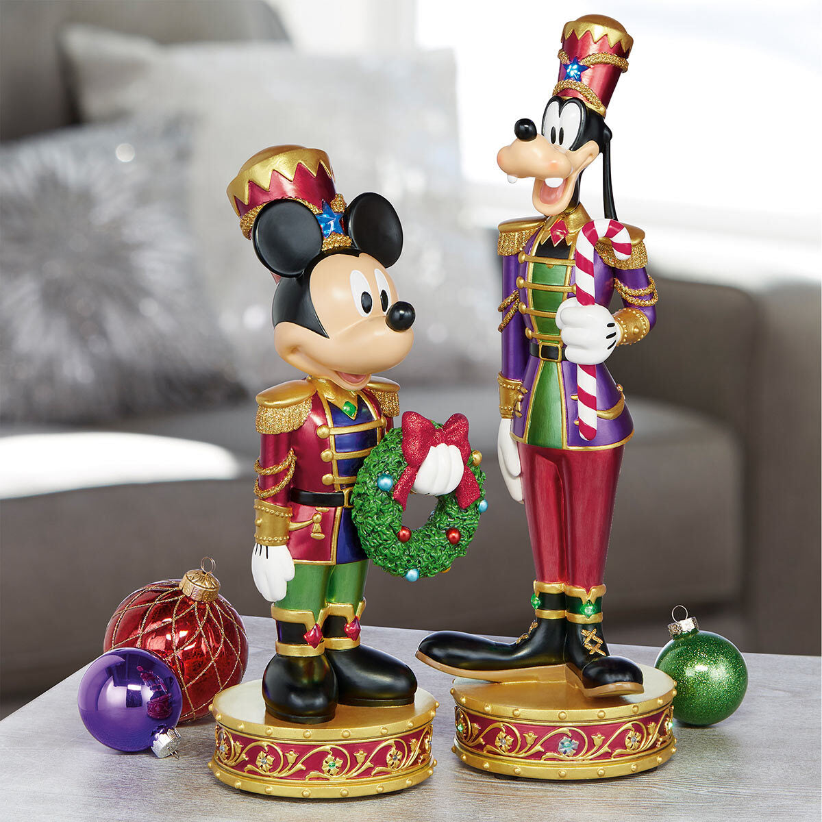 Disney 1487699 Mickey & Goofy Nutcrackers with Light & Music