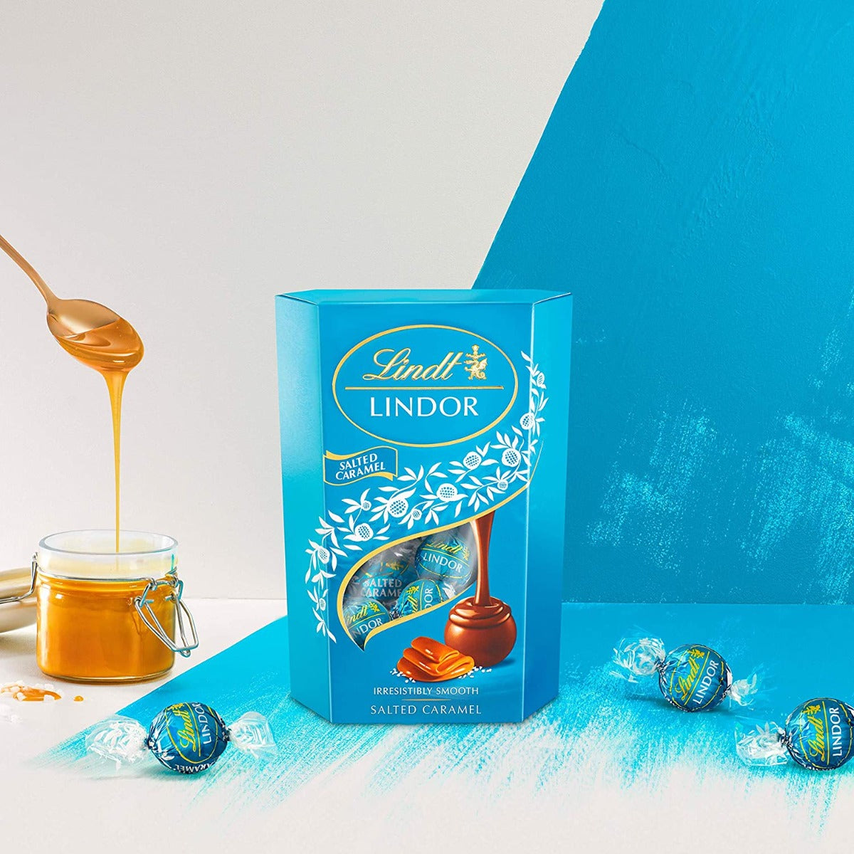 Lindt Lindor Chocolate Truffles Gift Box, Salted Caramel, Approximately 16 Balls, 200g
