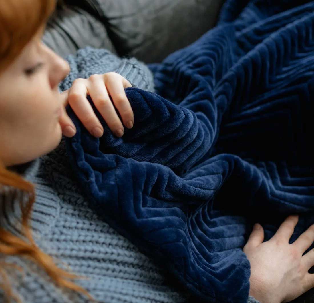 Dreamland 16823B Deluxe Warming Throw Navy