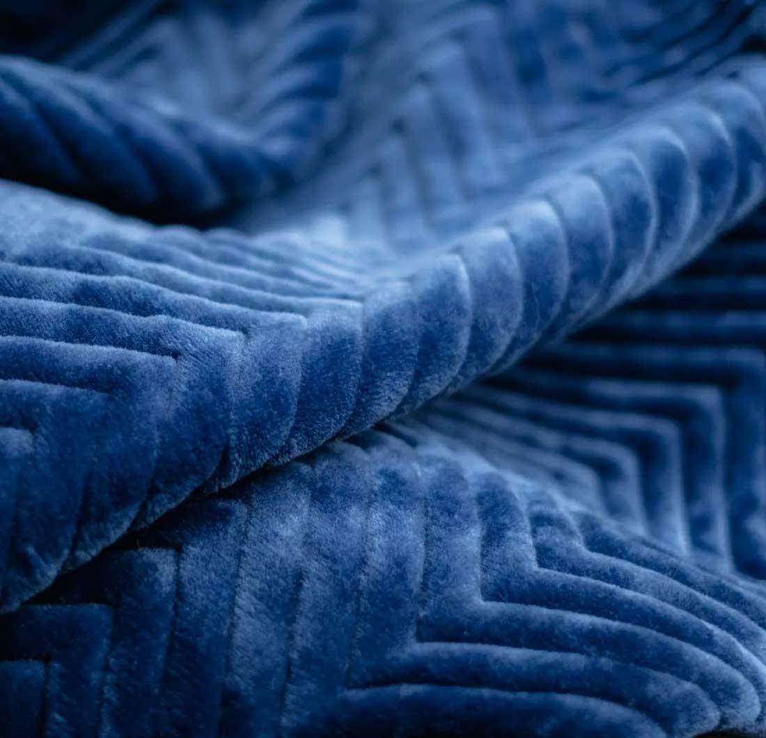 Dreamland 16823B Deluxe Warming Throw Navy