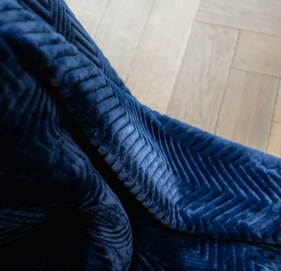 Dreamland 16823B Deluxe Warming Throw Navy