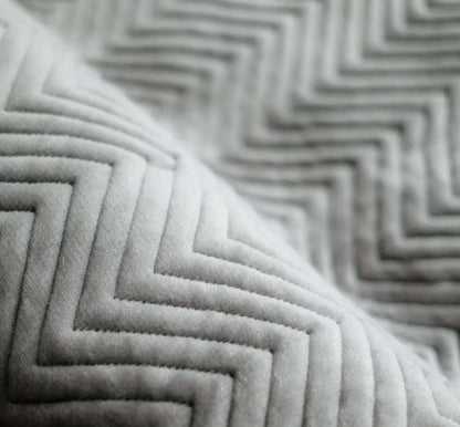 Dreamland 16822B Deluxe Warming Throw Slate Grey