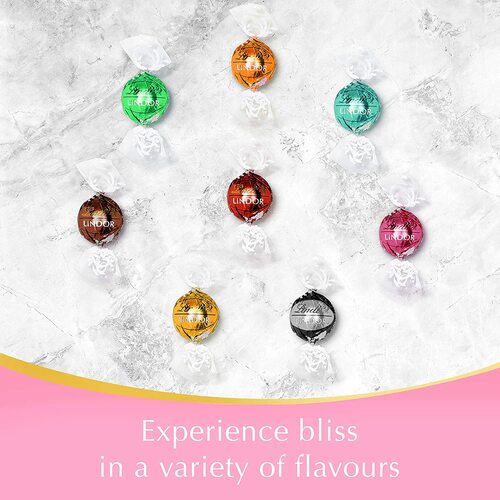 Lindt Lindor Strawberries and Cream Chocolate Truffles Gift Box - Chocolate Balls with a Smooth Melting Filling - Approximately 16 Balls, 200 g