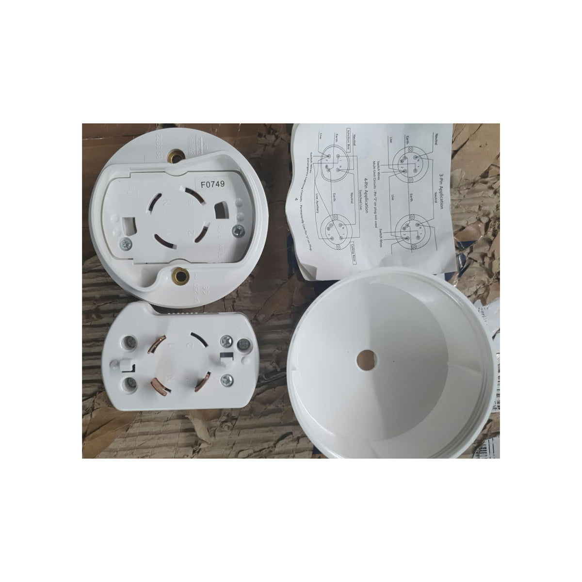 Superswitch S35-280 3 pin ceiling rose internal socket connections pack of 25